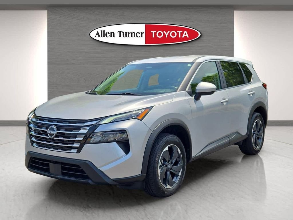 Used 2024 Silver Nissan SV image 3
