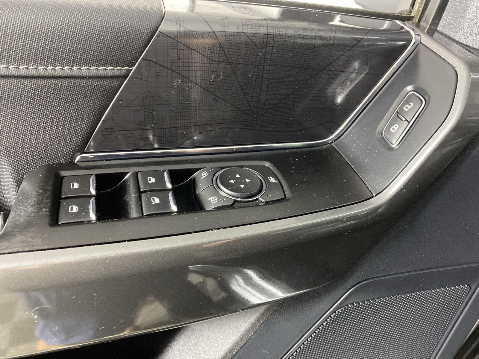 Used 2022 Iconic Silver Ford XLT image 13