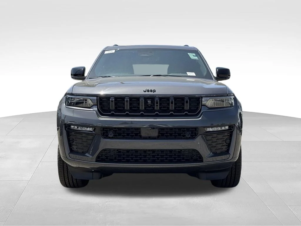 New 2026 Baltic Gray Metallic Clear-Coat Exterior Paint Jeep Limited image 3