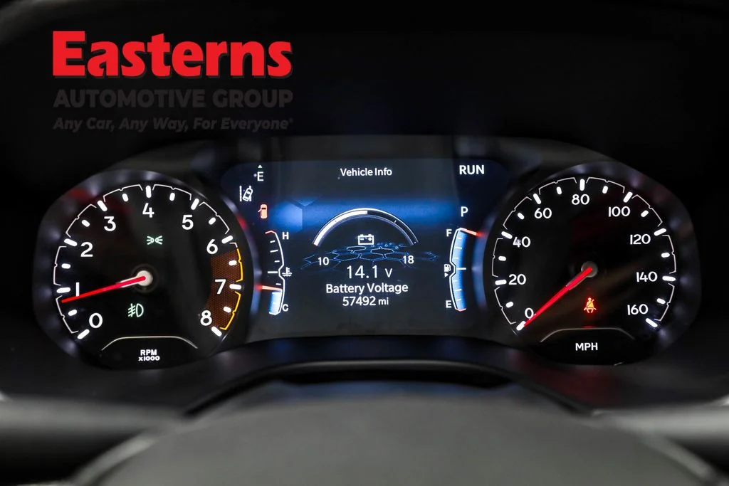 Used 2022 Black Jeep Latitude image 18