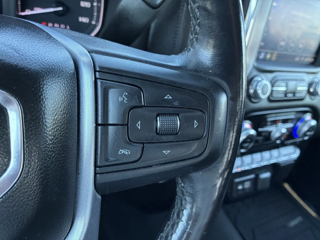 Used 2022 SUMMIT WHITE GMC SLE image 31