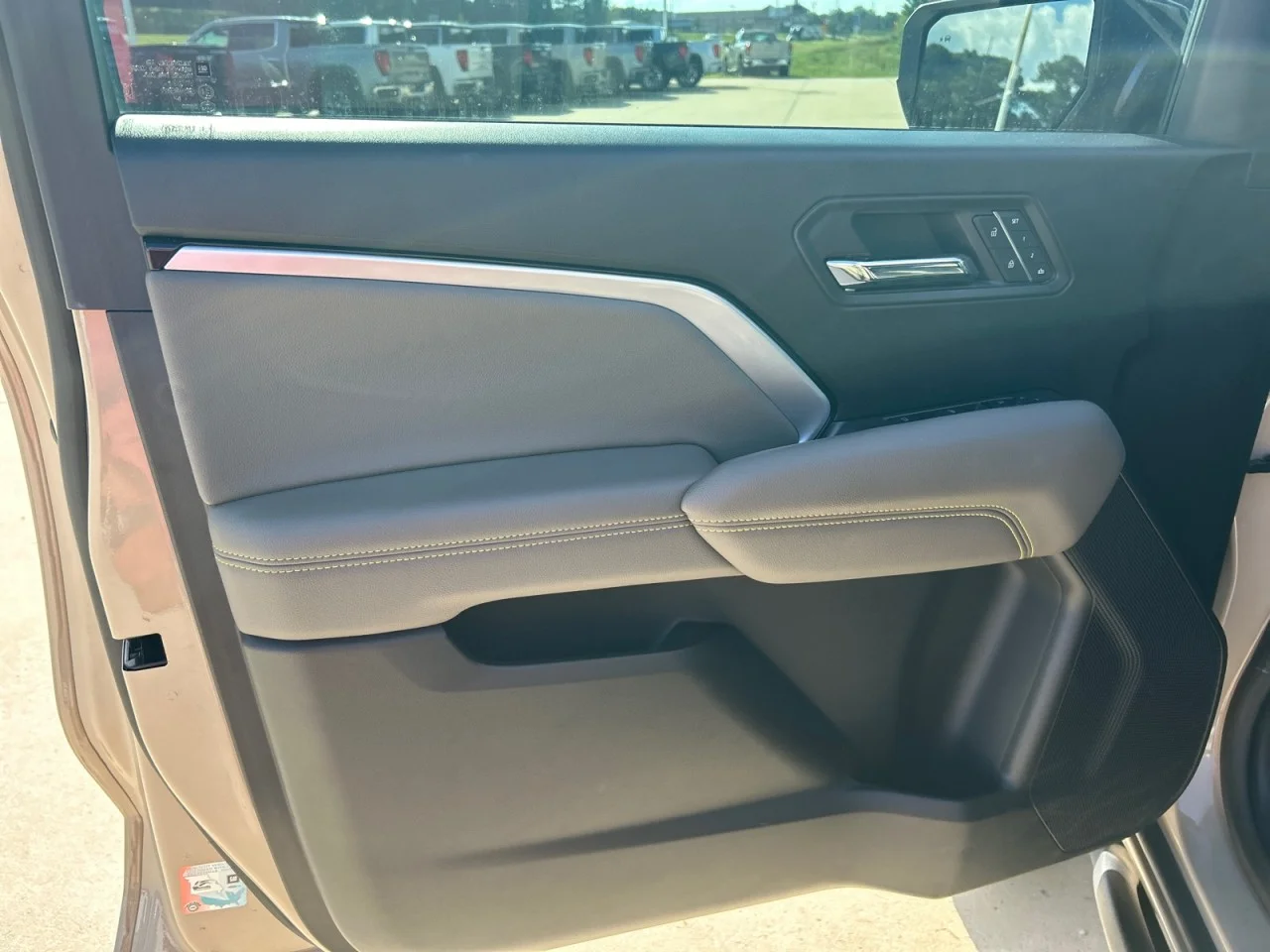 Used 2023 SAND DUNE METALLIC Chevrolet 4WD ZR2 image 10