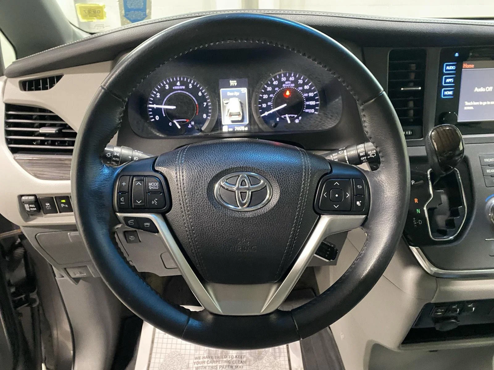 Used 2017 Predawn Gray Mica Toyota XLE image 29