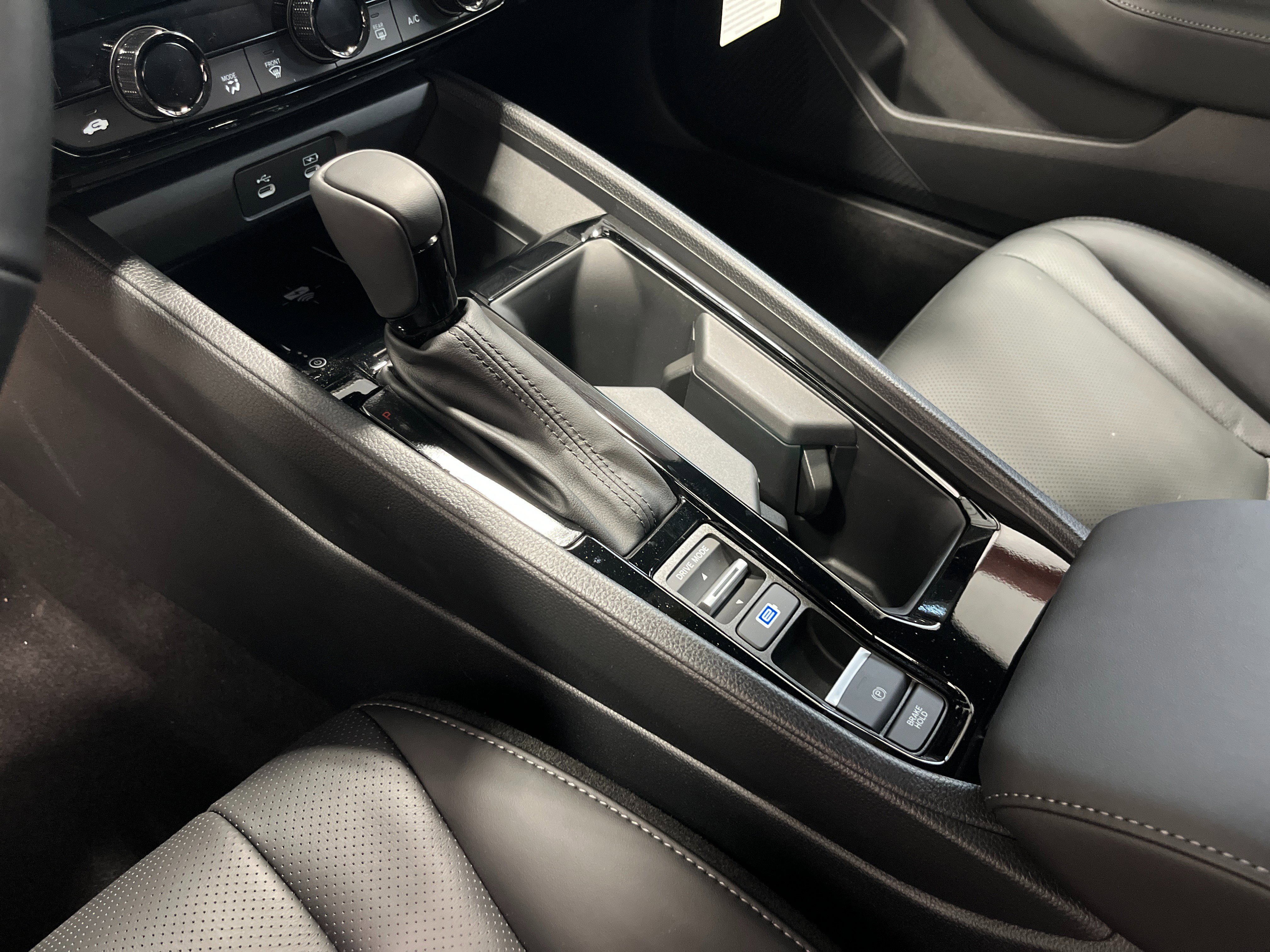 New 2026 Platinum White Pearl Honda Sport-L image 16