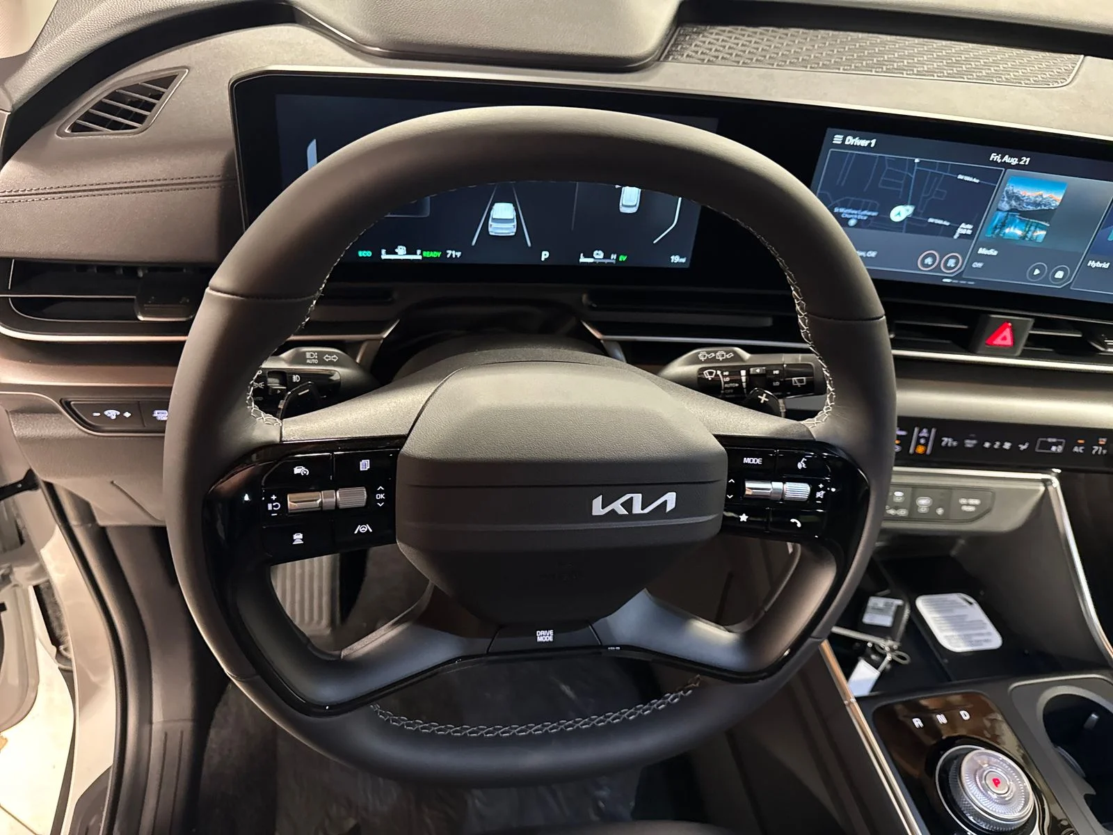 New 2027 Snow White Pearl Kia SX Prestige image 15