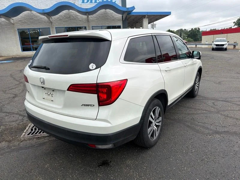 Used 2016  Honda EX image 7