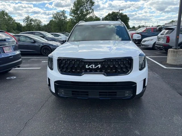 Used 2024 White Kia SX-Prestige X-Pro image 3