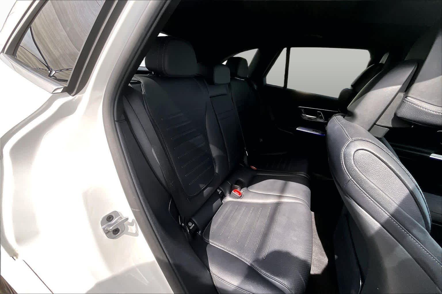 Used 2025 Polar White Mercedes-Benz GLC 350e image 20