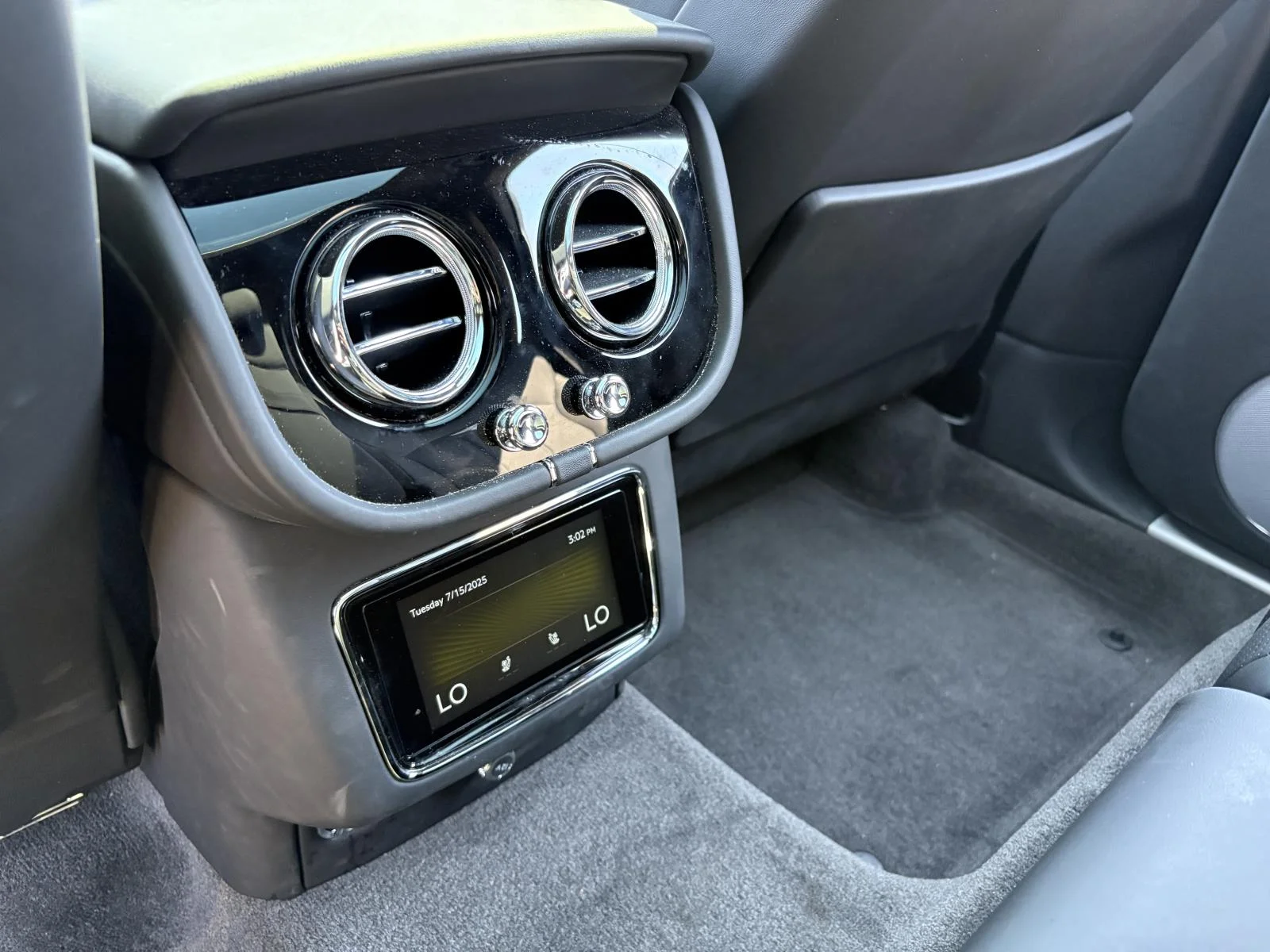 2024 Bentley Bentayga - Photo 13