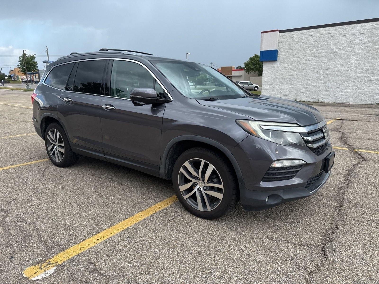 Used 2018 Modern Steel Metallic Honda Touring image 15