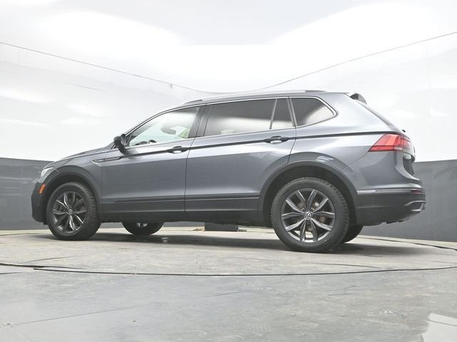 Used 2022 Gray Volkswagen 2.0T SE image 29