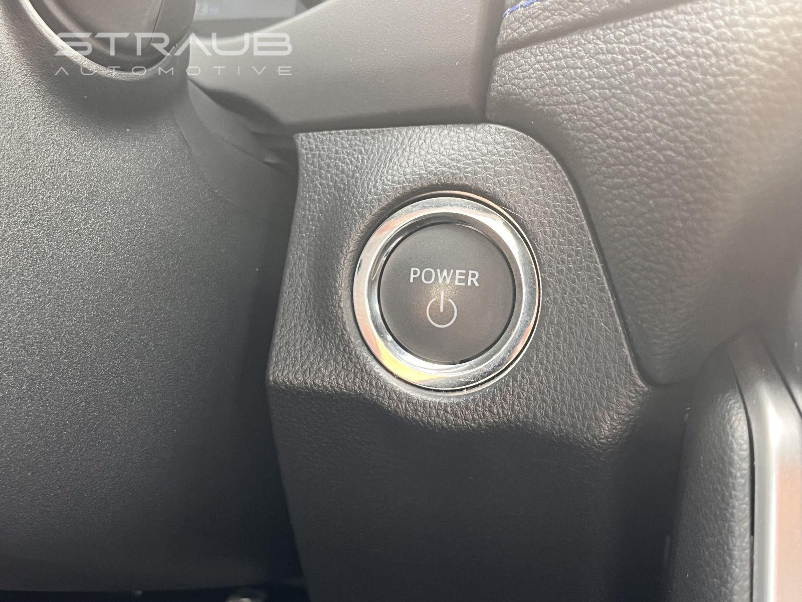 Used 2017 Blizzard Pearl Toyota Limited image 28