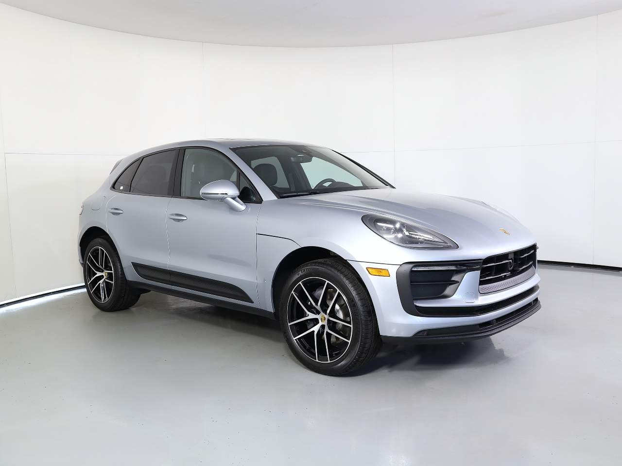 Certified Used 2026 Dolomite Silver Metallic Porsche  image 9