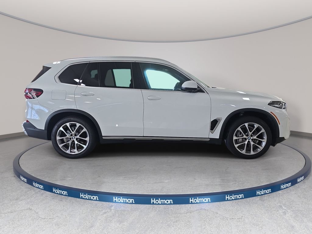 Certified Used 2024 Alpine White BMW xDrive40i image 6