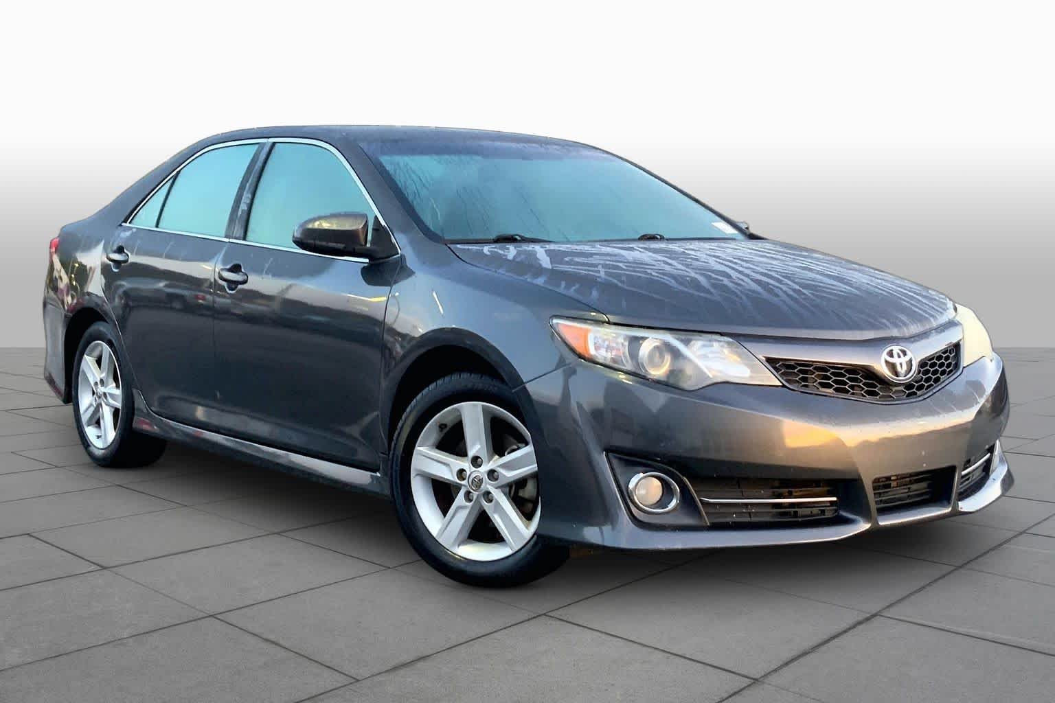 Used 2014 Magnetic Gray Metallic Toyota SE image 2