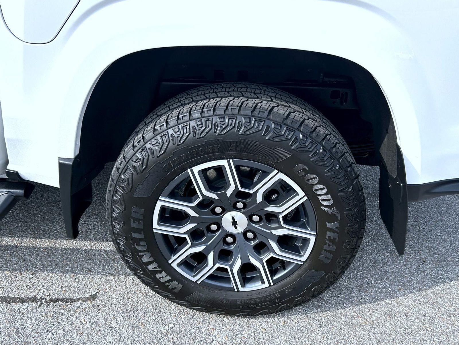 2024 Chevrolet Colorado Z71 - Photo 23