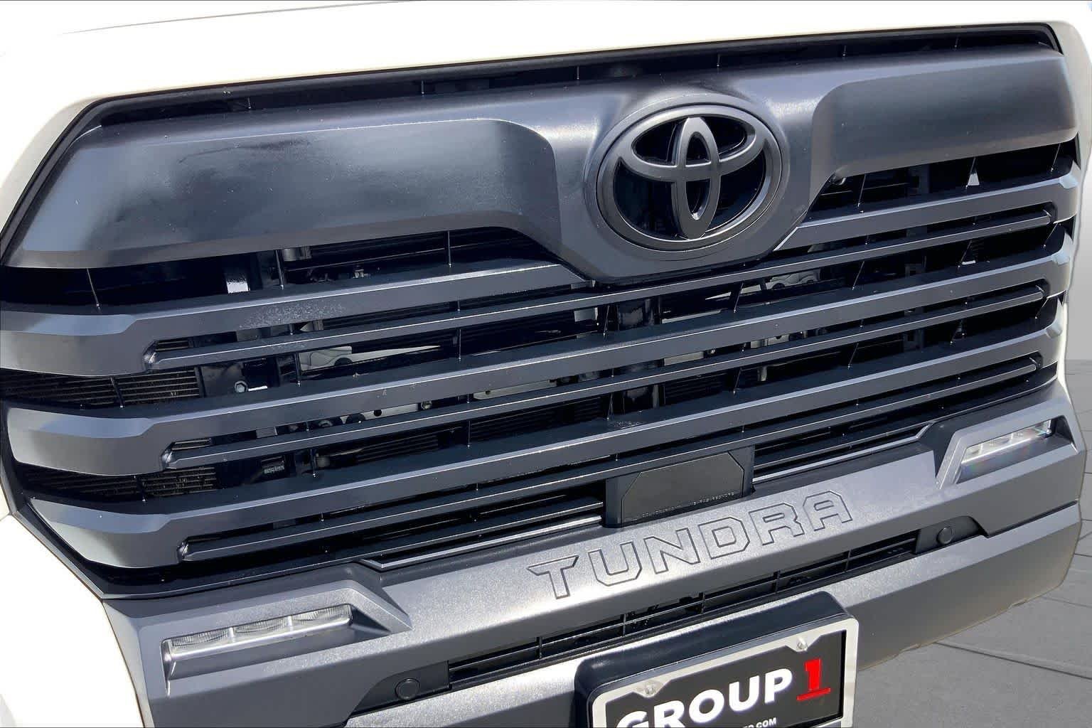 Used 2023 Ice Cap Toyota SR5 image 29