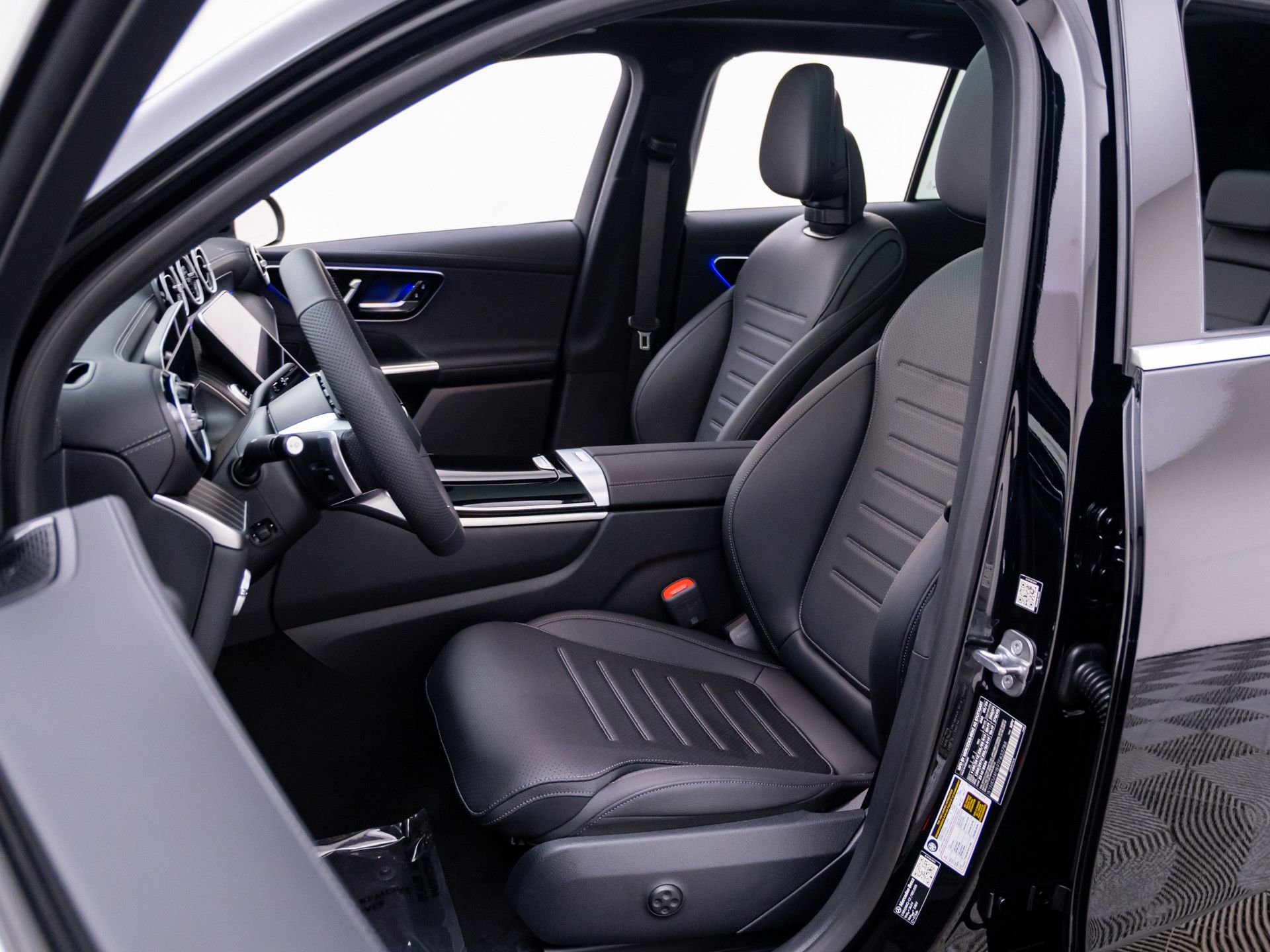 New 2026 Black Mercedes-Benz GLC 300 image 17