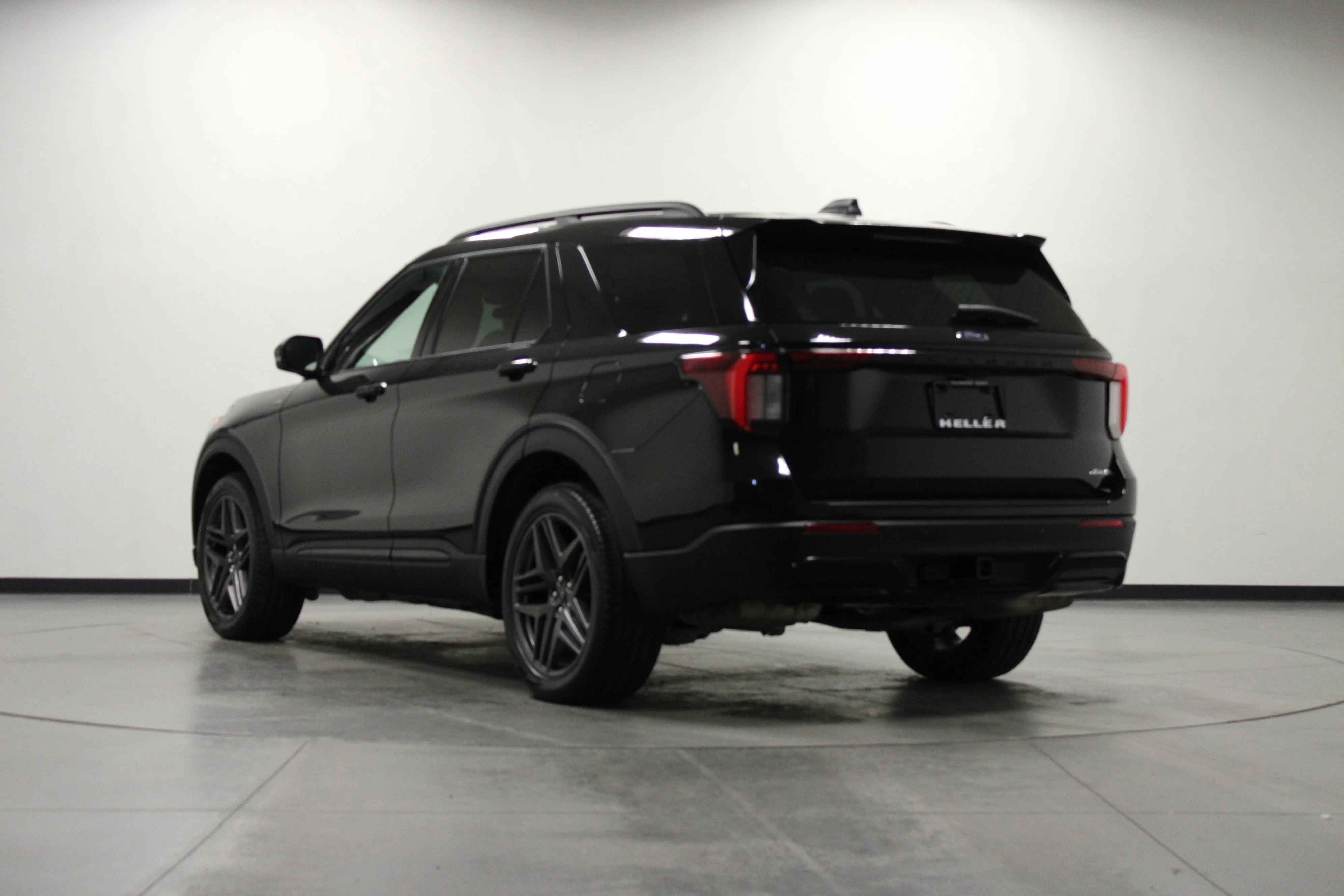 Used 2025 Black Metallic Ford ST-Line image 6