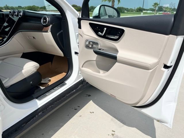 New 2026 Polar White Mercedes-Benz GLC 300 image 49