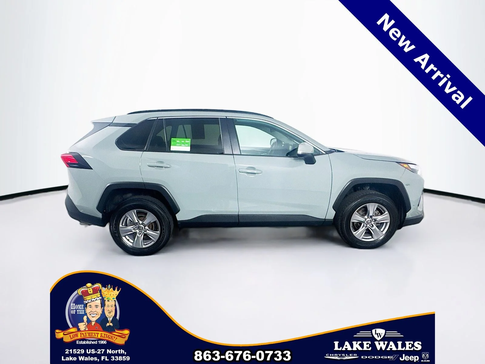 Certified Used 2022  Toyota XLE image 8