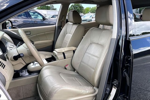 Used 2011 Black Nissan SL image 18