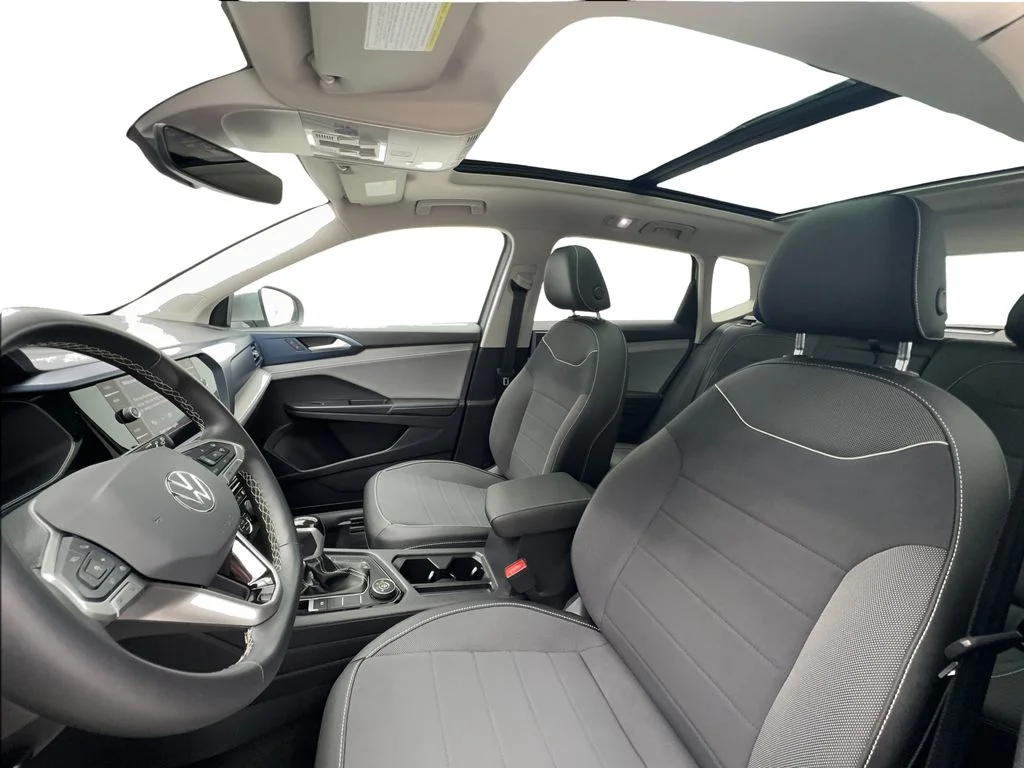 Used 2024 Silver Volkswagen 1.5T SE image 18