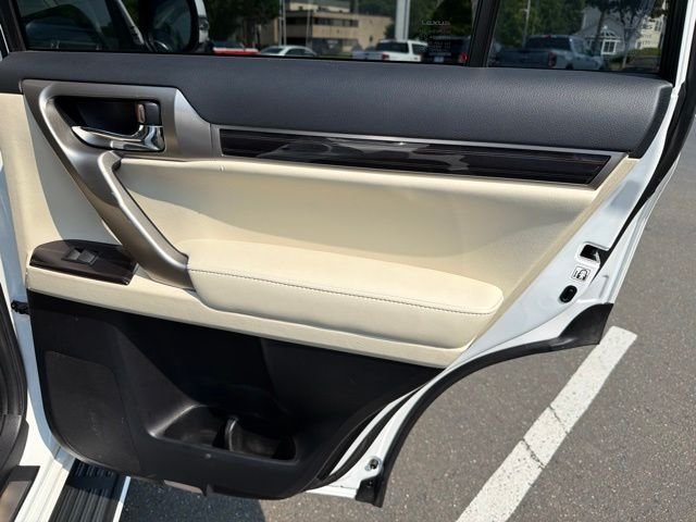 Used 2021 White Lexus 460 image 13