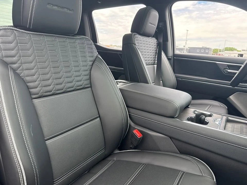 2025 GMC Sierra EV Denali - Photo 41