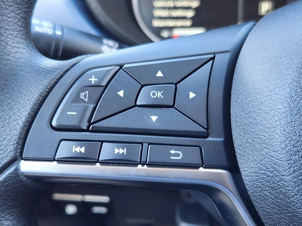 2025 Nissan Versa Sedan SV - Photo 18