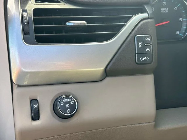 Used 2018 Silver Chevrolet LT image 37