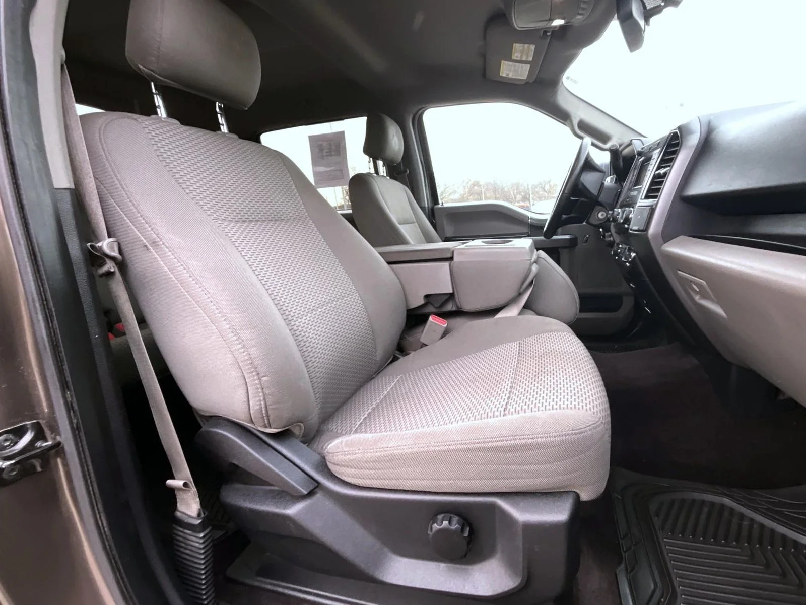 Used 2016 Brown Ford XLT image 15