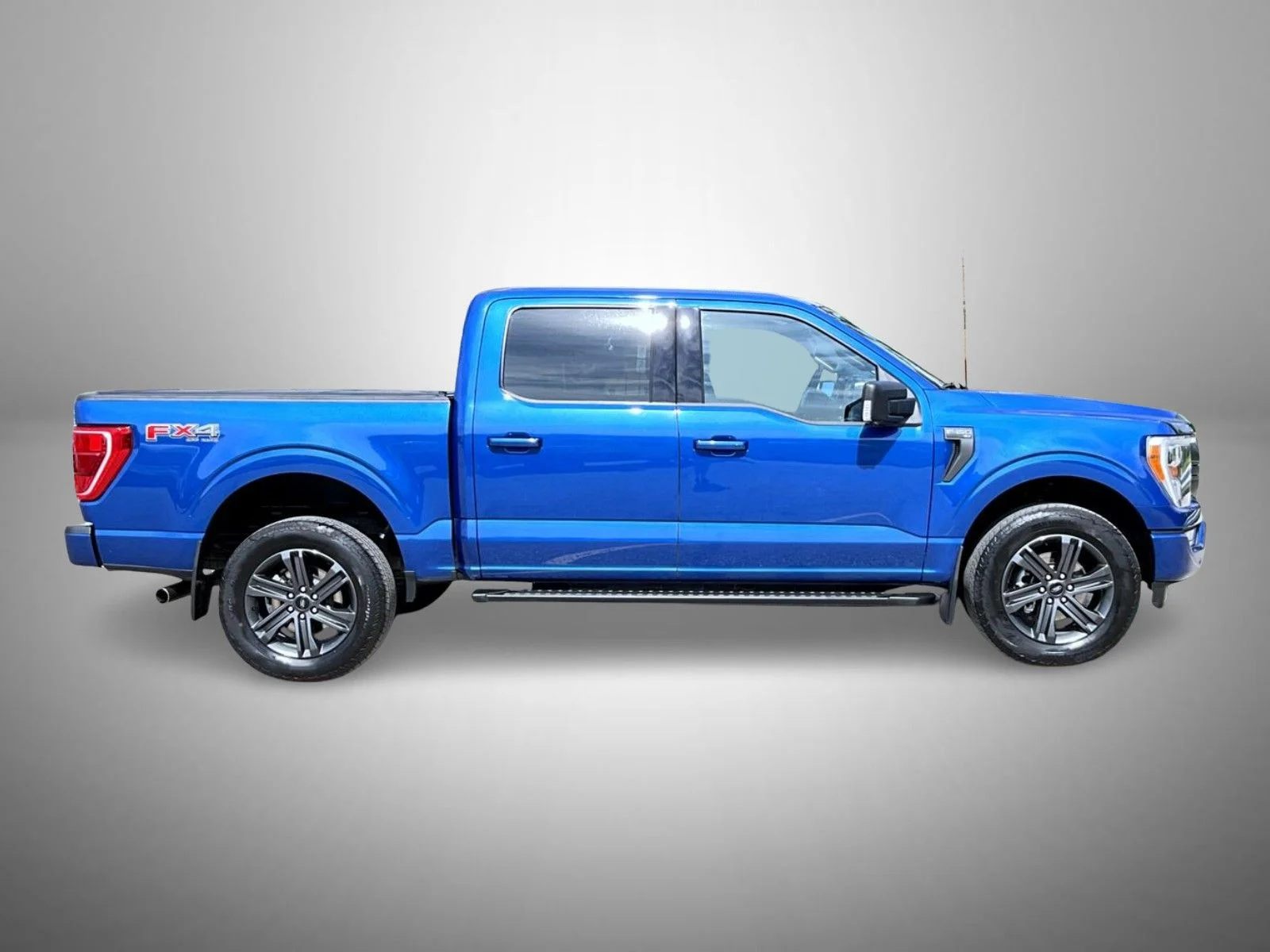 Used 2023 Blue Ford XLT image 4