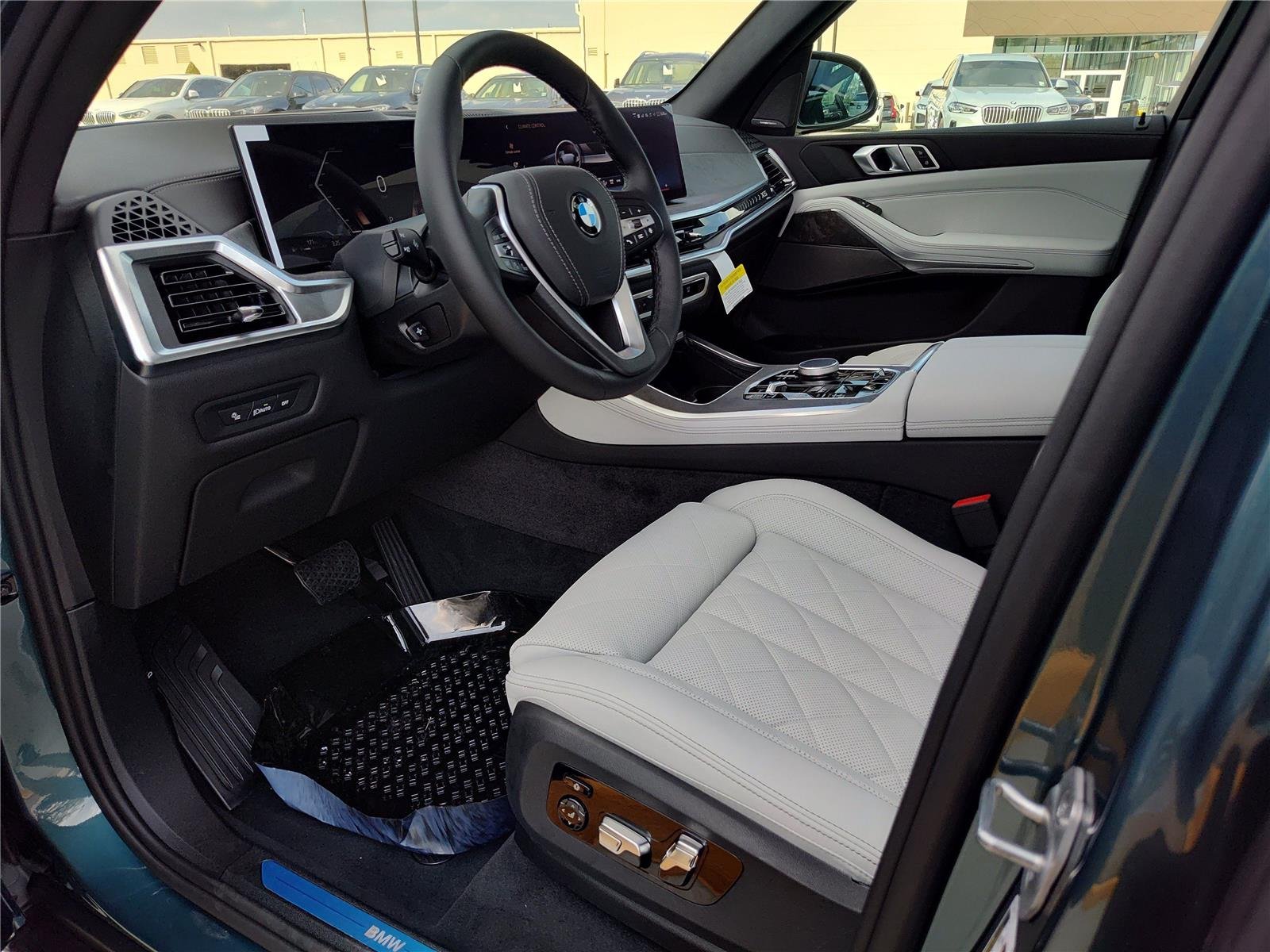 New 2026 Blue Ridge Mountain Metallic BMW sDrive40i image 2