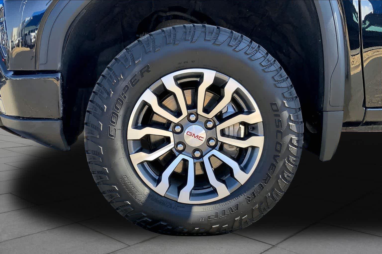 Used 2023 Onyx Black GMC AT4 image 11