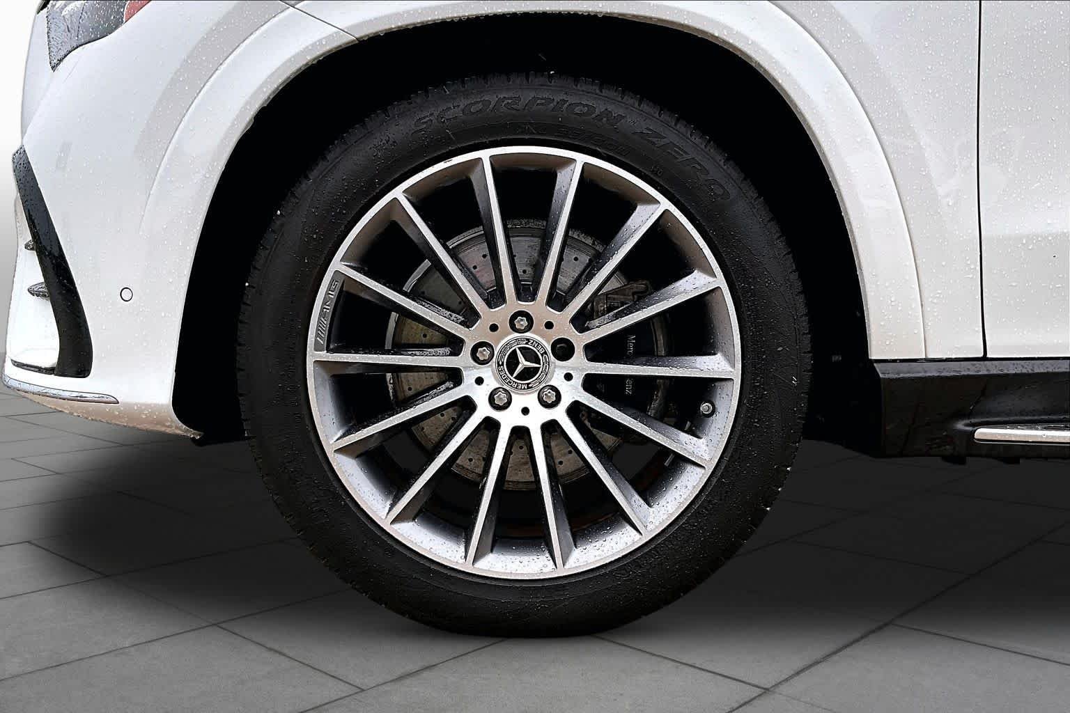 Used 2024 MANUFAKTUR Moonlight White Metallic Mercedes-Benz GLE 350 image 11