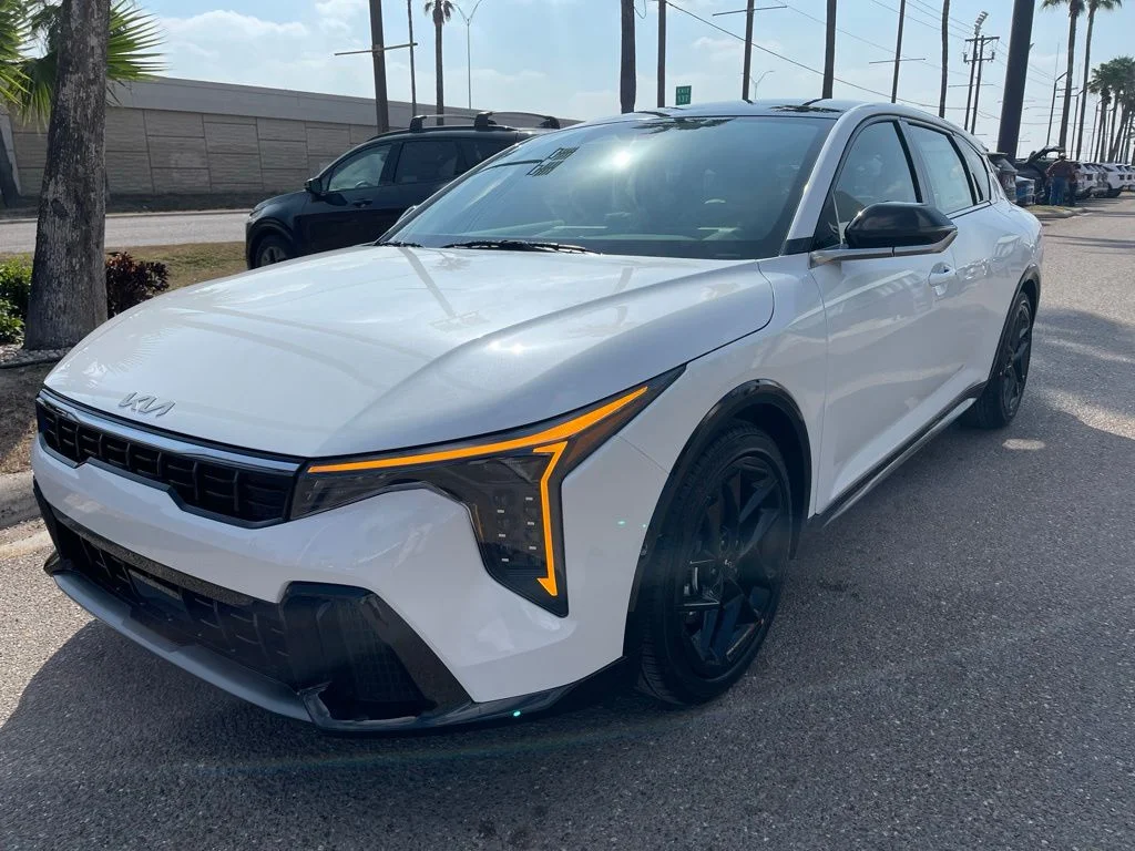 New 2026 White Kia GT-Line Turbo image 3
