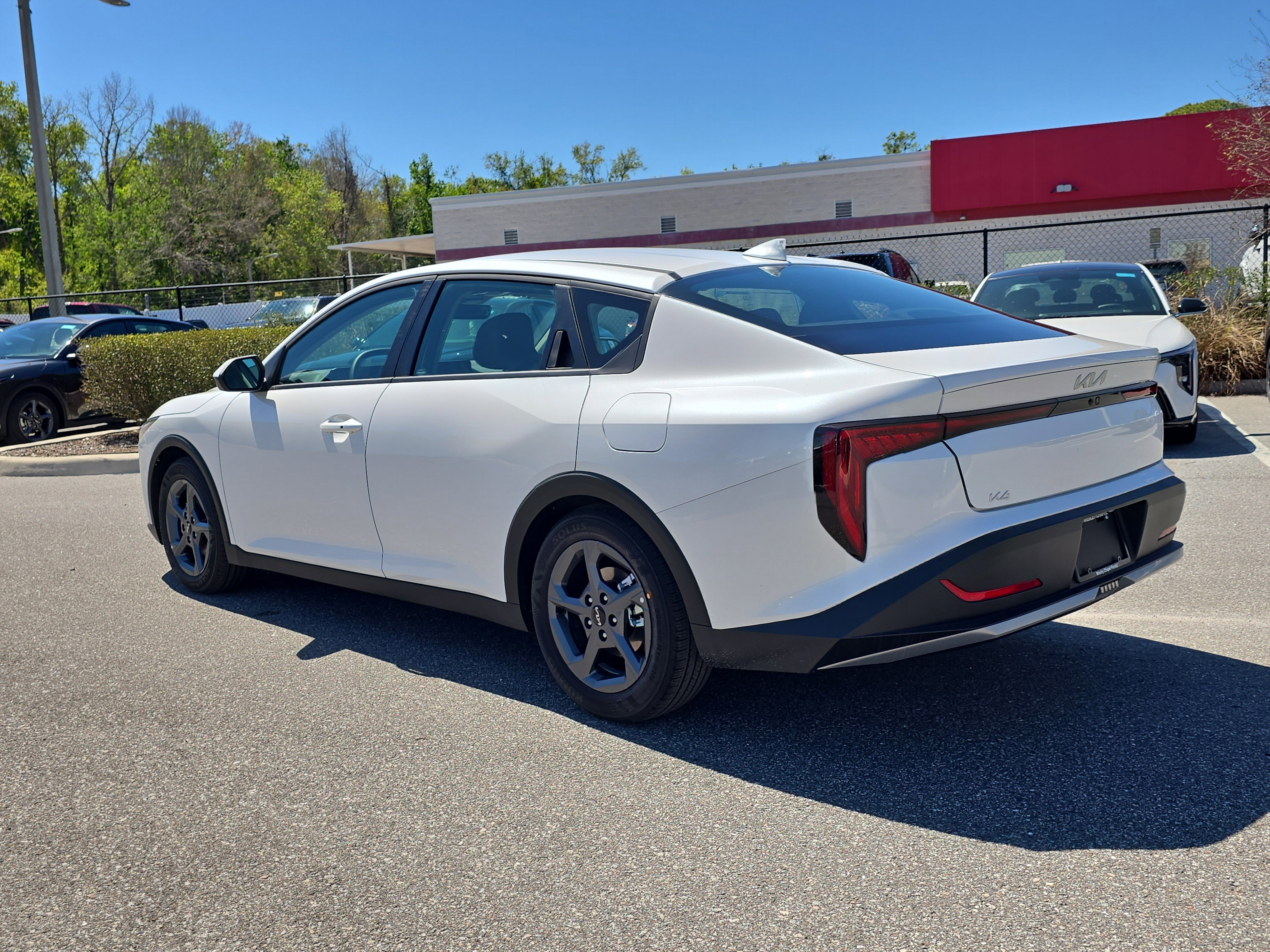 New 2026 Snow White Pearl Kia LXS image 6