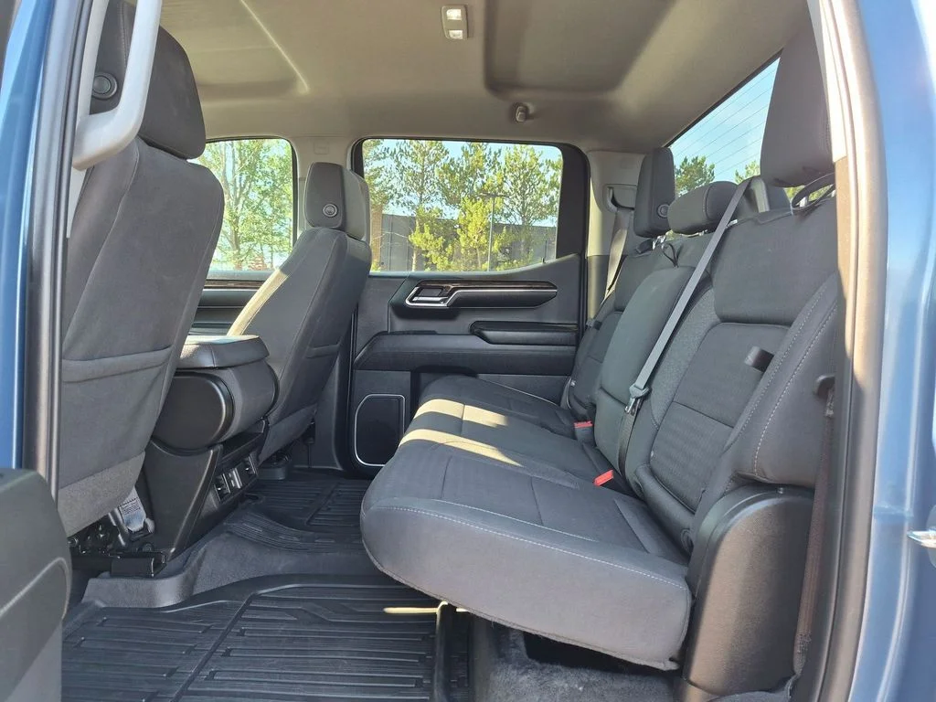 Used 2024 Downpour Metallic GMC Elevation image 19