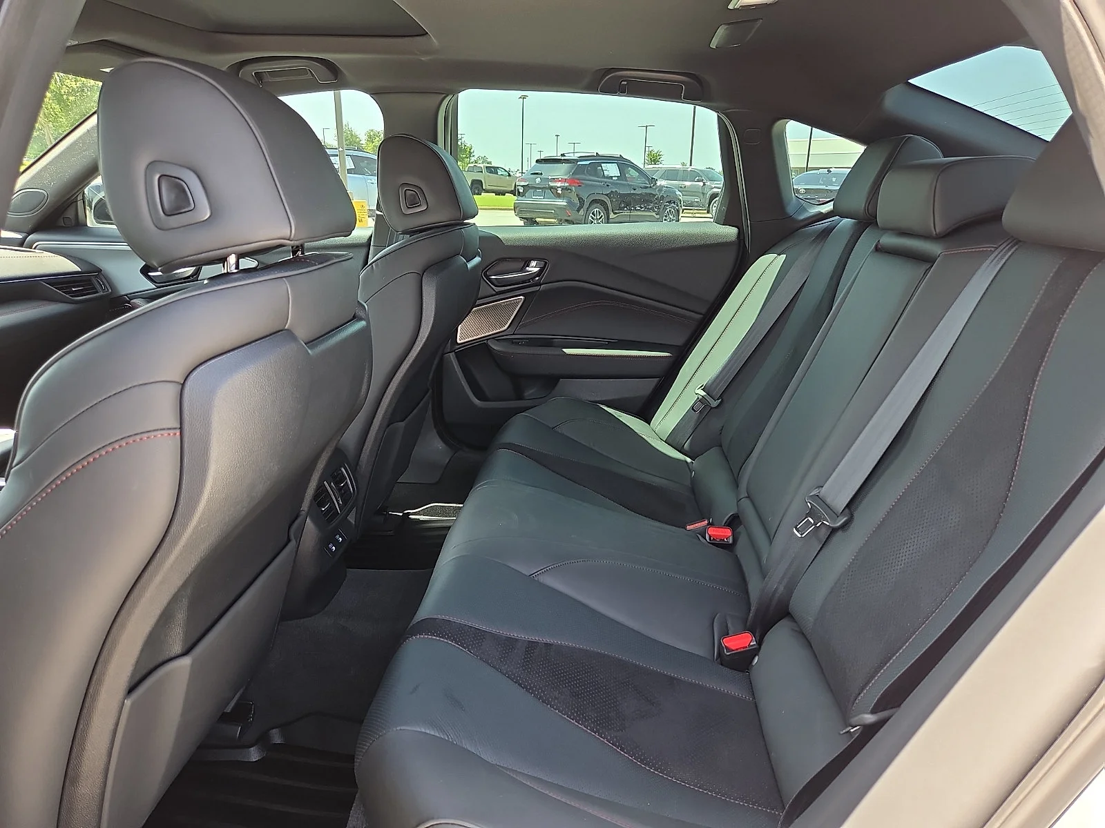 Used 2025 Platinum White Pearl Acura w/A-Spec Package image 10