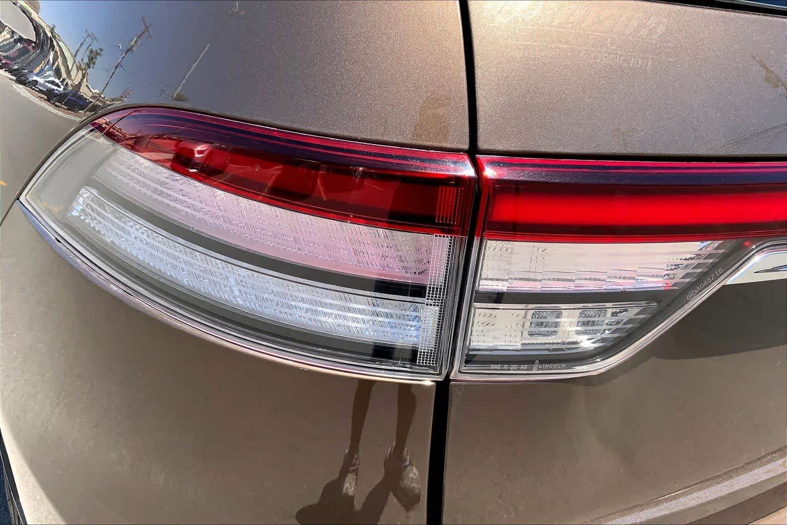 Used 2022 Bronze Smoke Metallic Clearcoat Lincoln Reserve image 26