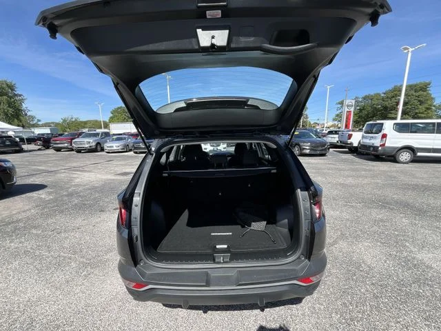 Used 2024 Gray Hyundai SE image 22