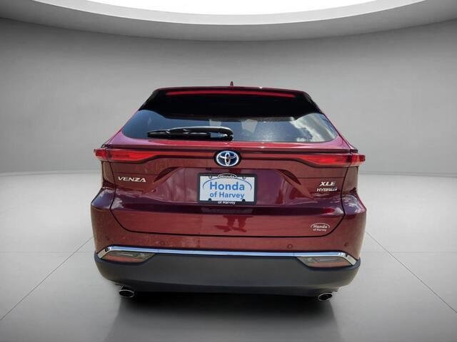 Used 2021 Ruby Flare Pearl Toyota XLE image 4