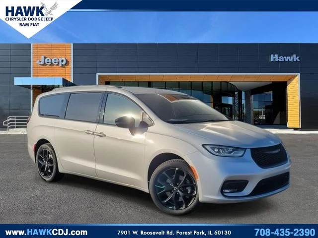 2026 Chrysler Pacifica Select AWD's photo