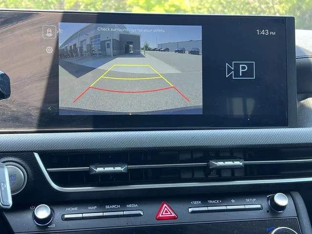 Used 2025 Blue Hyundai SEL image 18