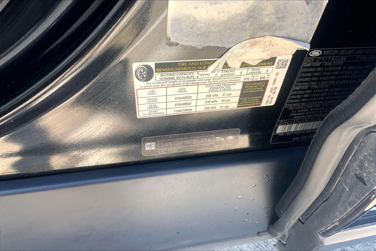 Used 2018 Santorini Black Metallic Land Rover  image 31