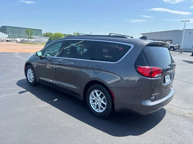 Used 2021 Gray Chrysler LXI image 3