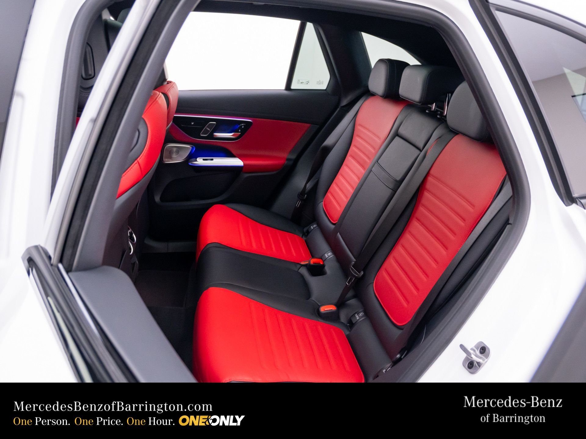 New 2026 MANUFAKTUR Moonlight White Metallic Mercedes-Benz GLC 300 image 19