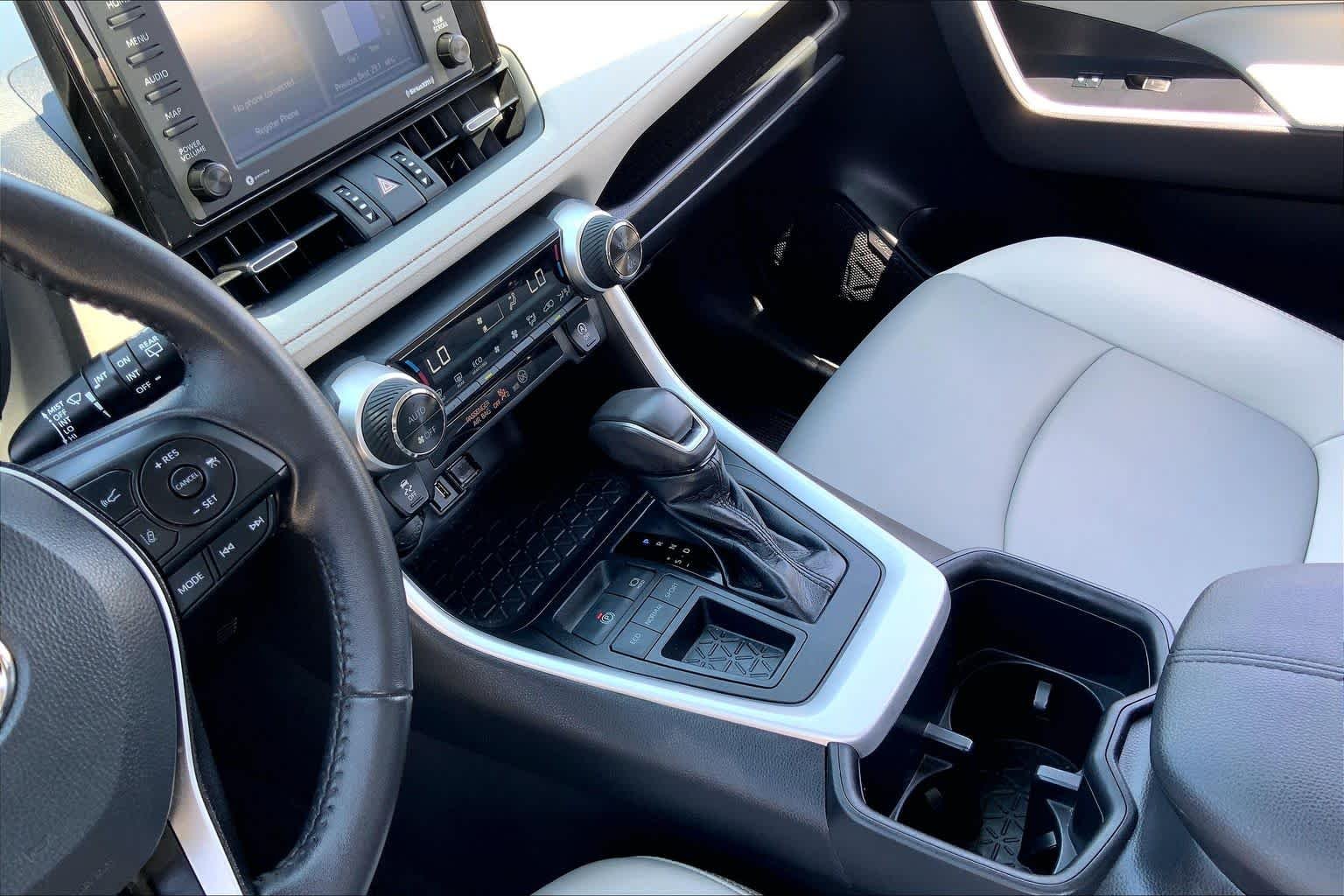 Used 2022 Silver Sky Metallic Toyota XLE Premium image 16