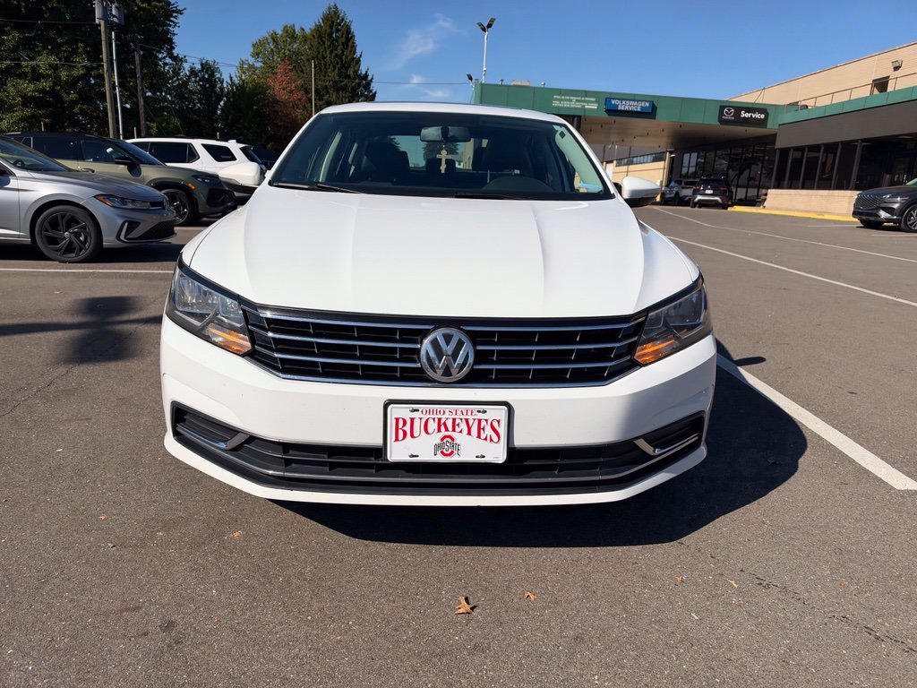 Used 2018 White Volkswagen 2.0T SE image 2